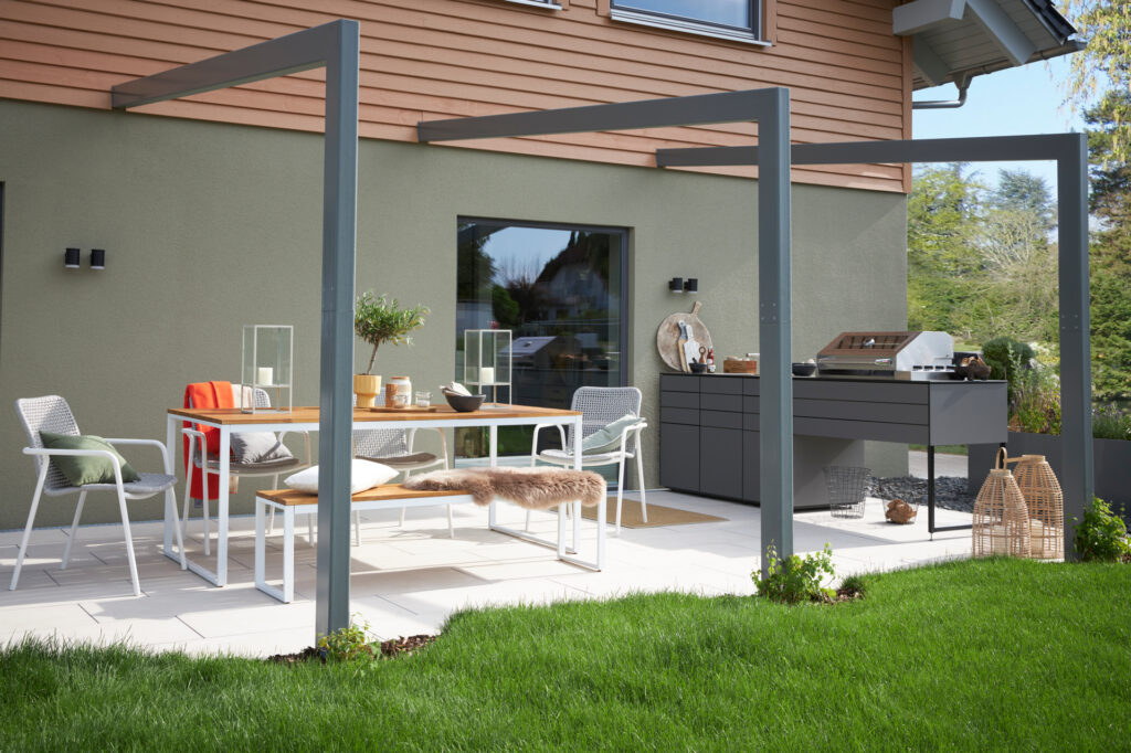 Pergola-mit-Outdoorkueche-nachher