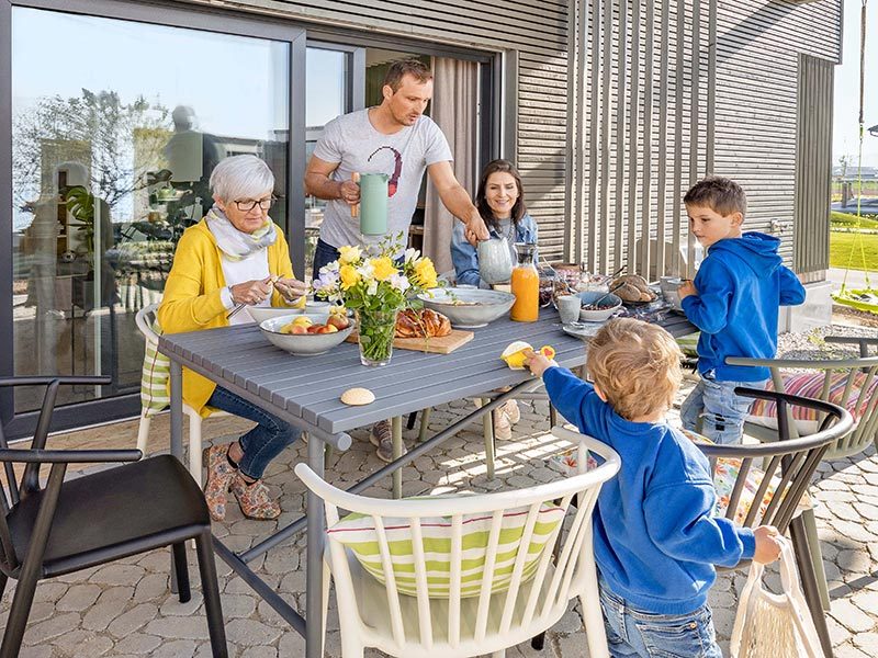 Mehrgenerationenwohnen-Familie-Grosseltern