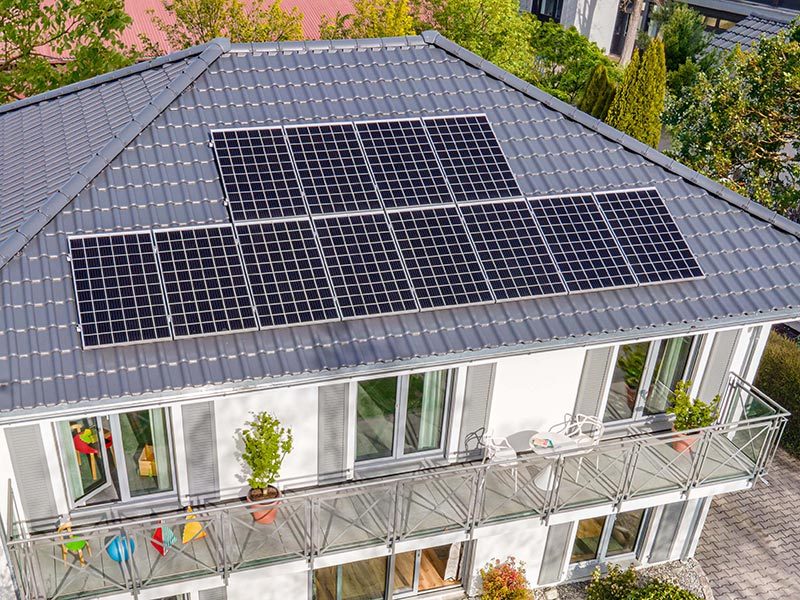 stromerzeugung-photovoltaik-auf-dach